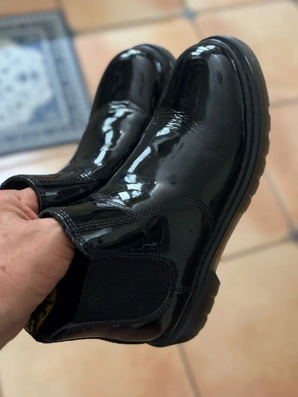 Dr. Martens Junior 2976 Patent Chelsea Boots glossy black patent leather size 4